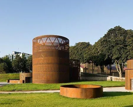 Lucus Duplex לוגו